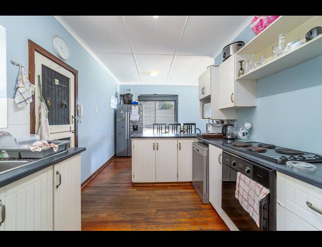 3 BEDROOM HOUSE FOR SALE IN BLUFF